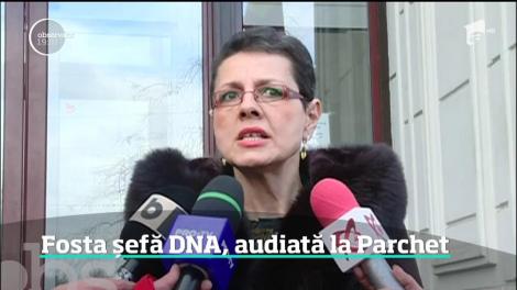 Fosta şefă DNA, Laura Codruţa Kovesi, este, oficial, urmărită penal pentru trei infracţiuni grave, printre care şi luare de mită