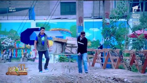 „Nu îți este rușine?”. Un râu ceartă oamenii care aruncă gunoiul în albia lui! Reacțiile oamenilor, fabuloase! - Video