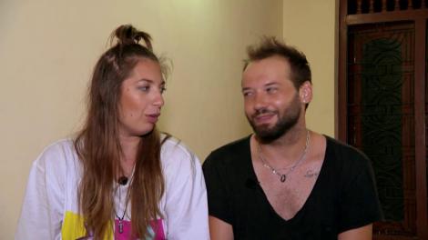 Bogdan și Cocuța fac o mică reprezentație în stradă ca să vândă pietrele semiprețioase: "Dansăm dacă le cumpărați"