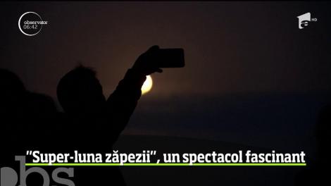 Aşa-numita "super-lună a zăpezii" a putut fi văzută din nou pe mai multe continente