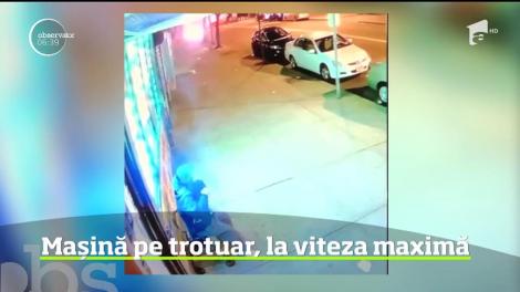 Mașină pe trotuar, la viteză maximă. Incidentul a fost înregistrat de camerele de supraveghere