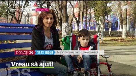 Vreau să ajut! La aproape şase ani, Luca pășește chinuit, cu sprijin