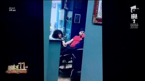 Smiley News. Un tip extrem de „curajos” merge să-și facă un tatuaj. Reacția lui te va șoca