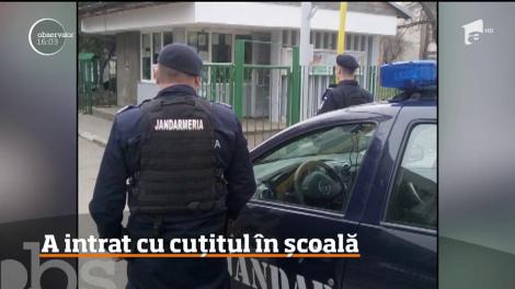 Un bărbat a intrat înarmat cu un cuţit într-un colegiu din Ploieşti