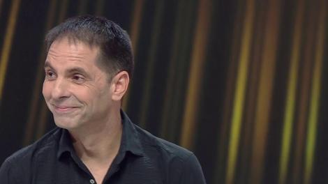 Romică Țociu i-a făcut-o lui Dan Negru, la "Scenă Misterelor"! L-a băgat cu fața într-un tort!