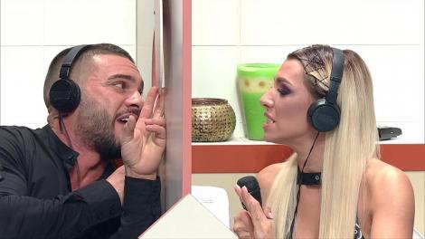 Dan Negru a făcut telefonul fără fir la "Scena Misterelor"! "Asa se nasc fake news-urile"