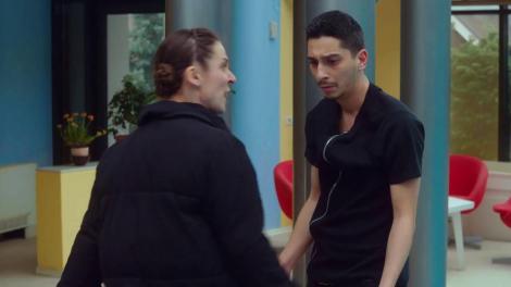 Katia: "Te cheamă Dorel?"