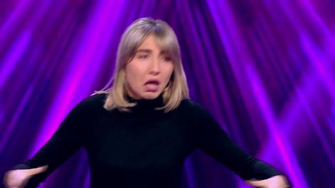 Ceartă între surorile Odagiu, pe scena iUmor! Ana: ”De la mine știi tot ce ai învățat” Monica: “Corect, de la ea știu! După fiecare probă de film trebuie să faci neapărat penicilină”