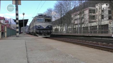 Un copil de doi ani a murit la Sinaia, după ce a fost lovit în plin de o locomotivă, la nici 500 de metri de gară