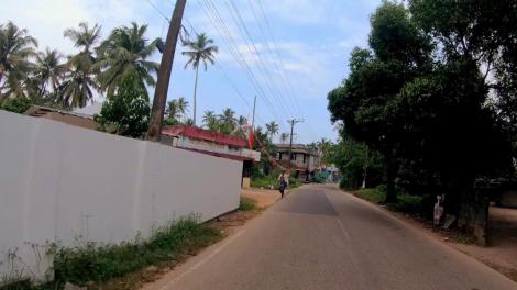 Accident dureros în timp ce concurenții prepară un ulei pentru întărirea părului. Paul Ipate: ”Au! Mi-a sărit în ochi!”