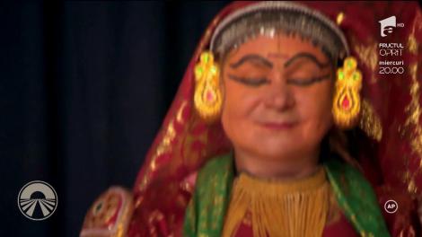 Cocuța și Bogdan Boantă, criză de râs. Iată cum s-a costumat Anca Sigartău pentru o scenă de teatru-dans tradițional indian