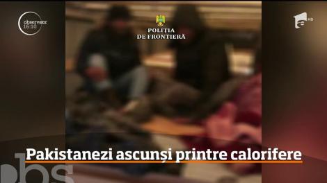Surpriză la Vama Giurgiu! Polițiștii de frontieră au găsit trei pakistanezi într-un TIR care transporta calorifere