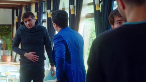 Alex îl lovește pe Adrian: ”Ai pus labele pe Sonia...”