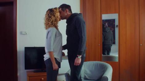 Sonia îl sărută pe Adrian: ”Tu ai fost singurul bărbat care m-ai iubit cu adevărat!”