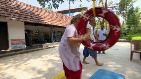 Cea mai amuzantă probă pentru Anca și Teodor. Artele marțiale le-au dat mari bătăi de cap: „Se rupe creanga cu mine”