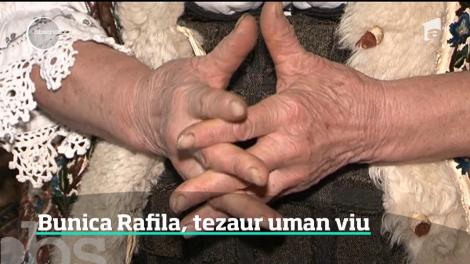 România are oameni preţioşi ca o comoară. Se numesc "tezaure umane vii" şi sunt românii care duc tradiţia mai departe