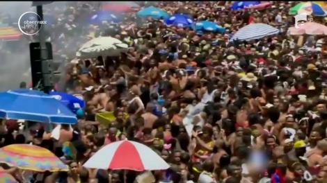 Gaze lacrimogene la carnavalul de la Rio