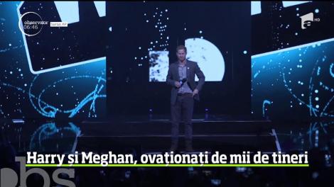 Prinţul Harry le-a făcut o surpriză câtorva mii de tineri pe arena Wembley din Londra, unde a mers să ţină un discurs inspiraţional