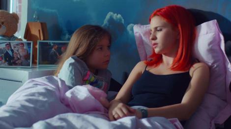 Mara încearcă să afle de ce mama ei e tot mai supărată: „Ești tristă că nu mai e frățiorul meu în burtică ta”