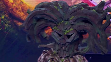 Masca Străjerul Copac. Dorian Popa: ”Este apogeul ascunderii omului în spatele măștii”