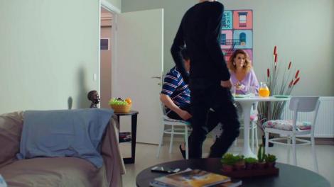 Fane, sfătuit de Helen și Mircea să nu se lase de facultate