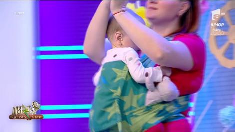 Mămicile și piticii se distrează împreună. Școala de Dans Artkor Dance ne învață cum să facem asta