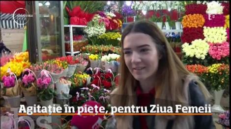 Agitație în piețe, pentru Ziua Femeii! În faţa florăriilor s-au făcut cozi la care oamenii au stat cu orele