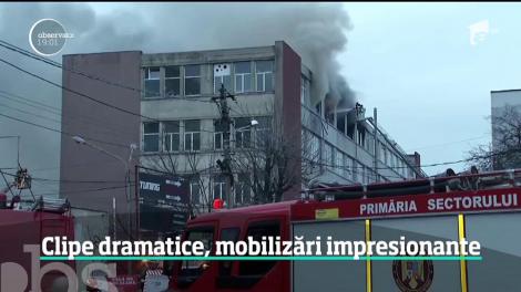 Incendiu puternic la mansarda unui bloc din centrul Capitalei. Un bărbat a murit şi două femei au suferit atacuri de panică