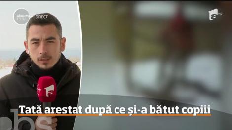 Cruzime de neimaginat! Patru copii, bătuți cu palmele și cu biciul de tatăl lor! Unul dintre micuți a ajuns la spital după ce i-a băgat mâna în jarul încins din sobă