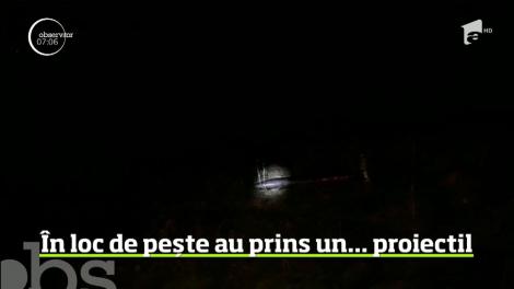 Doi pescari dintr-un sat din Mehedinţi au prins în plase un obuz din timpul celui de-al doilea război mondial