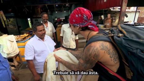 Concurenții, provocați să facă schimb de haine cu localnicii! Șerban Copoț: ”E ca și cum aș umbla cu o pisică moartă pe cap!”