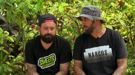 CRBL îl cară în spate pe Oase: Nu pot să merg cu papucii ăștia, nu ajungem niciodată așa la imunitate