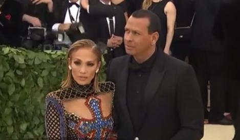 La doar o zi de la anunţul logodnei, Alex Rodriguez este acuzat că a înşelat-o pe Jennifer Lopez!