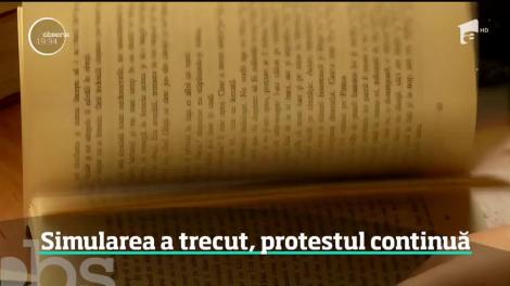 Elevii vor continua protestul cu "foile albe la examen"