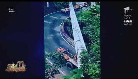 Smiley News. Transport agabaritic pe serpentine. Ei sunt cei mai meseriași șoferi