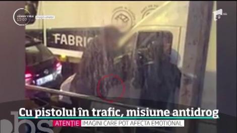 Scene șocante în București! Un șofer a fost amenințat cu un pistol - Video