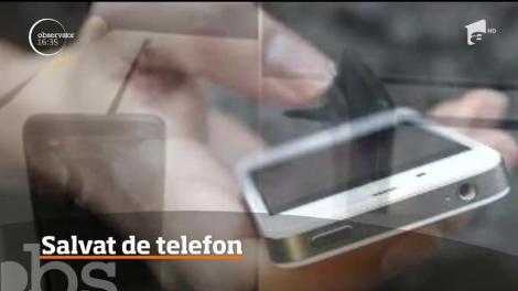 Un telefon mobil i-a salvat viaţa unui australian! A scăpat cu o mică zgârietură pe față - Video