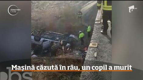 Accident la ieșirea din localitate Rupea spre Sighișoara, în județul Brașov. O fetiţă de trei ani a murit, iar sora ei de 8 luni este în stare gravă