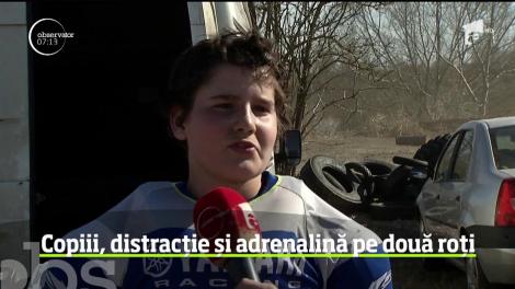 Sute de împătimiţi ai motocrosului şi-au dat întâlnire la etapa care a avut loc în apropiere de Capitală