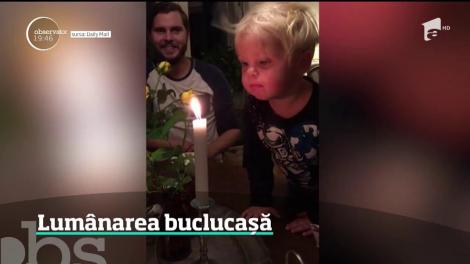Un băieţel de doi ani face senzaţie pe internet. S-a chinuit aproape un minut să stingă o lumânare