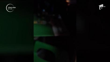 Video. A lovit cu mașina un om și s-a întors în bar să mai bea un pahar. Șoferița din Târgu-Jiu n-a putut vorbi din cauza beției