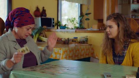 Sile a dispărut de acasă, iar Lina recurge la cărțile de tarot: "Cameluțo, trebuie să-l găsim pe taică-tu!"