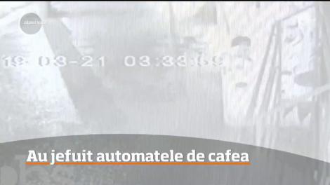 Automate de cafea plasate în stradă, jefuite în Târgovişte