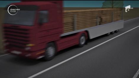 Drumul Naţional 1, blocat de un carambol cu opt mașini. Un şofer a depăşit în curbă un TIR plin cu lemne şi a pierdut controlul volanului
