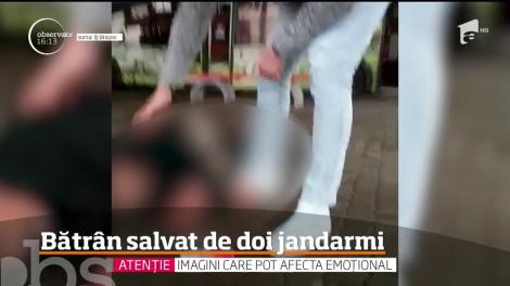 Noroc ca-n filme! Un bătrân a căzut pe șinele trenului și a fost salvat în ultima secundă!