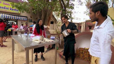 O nouă provocare pentru concurenții Asia Express: „Acum trebuie să preparăm ceai în... ghete”