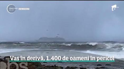 Vas în derivă, 1.400 de oameni în pericol, pe o furtună violentă. Operaţiune de salvare a fost dramatică