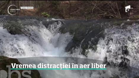 Duminica distracţiei în aer liber. Cum s-au recreat românii în mijlocul naturii