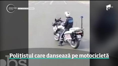 Un poliţist român, vedetă pe internet. Agentul dansează pe motocicletă, în timp ce ascultă muzică