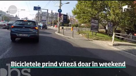 Bicicletele prind viteză doar în weekend. Există şi o explicaţie: lipsa pistelor speciale şi indisciplina şoferilor